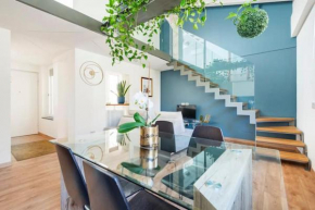 Domus: modern Loft in the center of Parma Parma